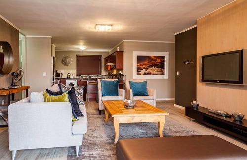 Century City Hotel | Island Club Hotel & Apartments