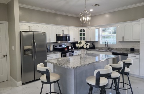 Adelaide House | Island Comfort near both Lyford Cay and Albany Resort, Marinas and Golf Courses
