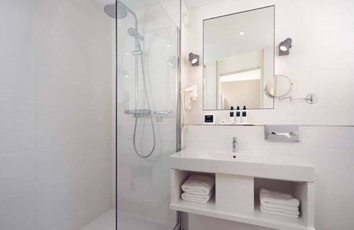 Nes Hotel | Island Comfort Steps from Ameland Beach, Dunes & Ferry – Hotel w/Parking