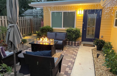 Fort Pierce Apartment | Island Cottage Fort Pierce. Easy walk to beaches and restaurants.