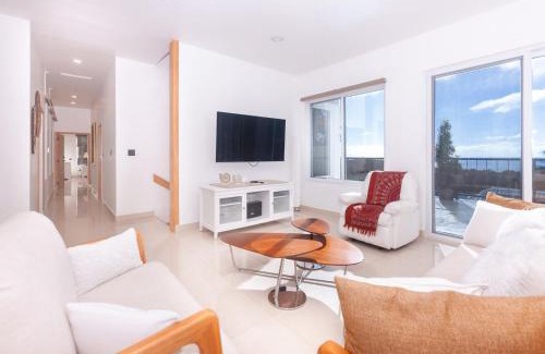 Sector 3 Apartment | Island Crib
