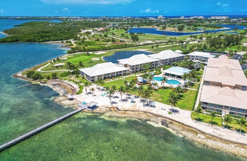 Crystal Harbour Apartment | Island Escape! Oceanfront Property, Outdoor Pool, Free On-site Parking!