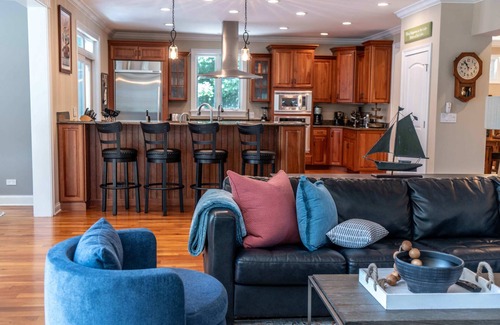 Delavan Lake House | Island Getaway on Delavan Lake