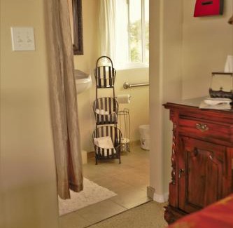 Papaikou House | Island Goode's - Luxury Adult Only Accommodation near Hilo