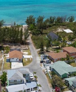 Nassau House | Island Haven 5BR Home with Pool Cottage