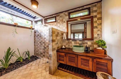 Little Corn Island Hotel | Island Hideaway Perfect for Nature-Loving Travelers, Onsite pool, Beach Access