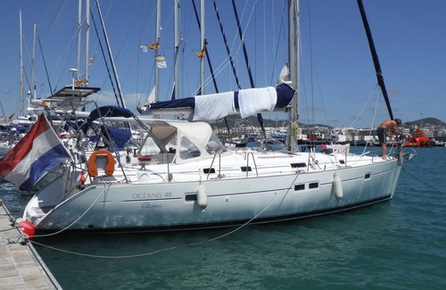 Marigot Boat Rental | Island hopping on 41 Ft sailing yacht
