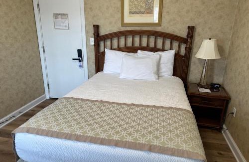 Port Clinton Apartment | Island House Historic Vacation Rentals