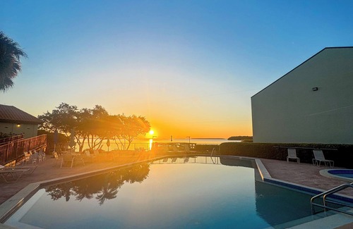 Tierra Verde Condo | Island Life! 5 mins to Beach, Pristine Condo with Bay Views+Pool+Beach Gear!