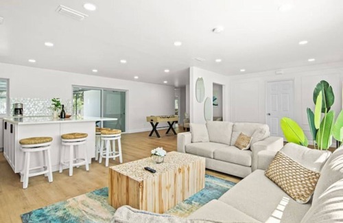 Tierra Verde House | Island life, Heated pool, Top Beaches, Fort De Soto, Downtown dining & shops!