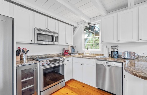 Katama House | Island Luxe Escape/Pool Sauna Game Room