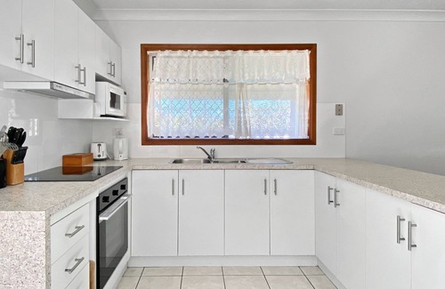 Arcadia House | Island Magic Townhouse 1 - Stylish, affordable and well-equipped, in prime Alma Bay location