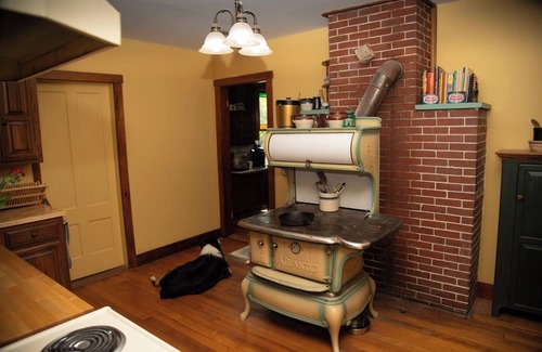 Kezar Falls House | Island Paradise: Historic Cottage, Waterfalls, Great Swimming!