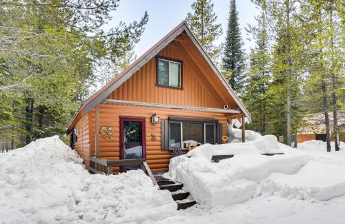 Island Park House | Island Park Cabin Getaway Less Than 24 Mi to Yellowstone!