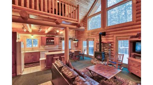 Island Park House | Island Park Getaway