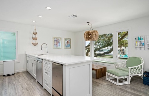 Key Allegro House | Island Retreat - Beautiful Key Allegro Canal Home - Kayaks Available for Guest