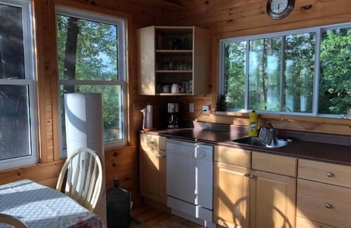 Nipissing Cottage | Island Retreat steps to waters edge