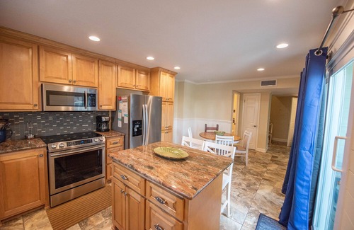 Pensacola Beach Condo | Island's End Welcomes You to Paradise!