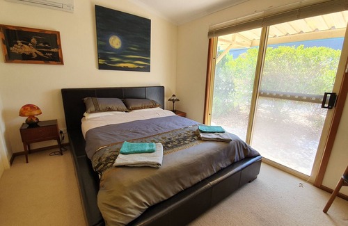 Cape Jervis House | Island & Sea Views: Getaway Bungalow@ Cape Jervis
