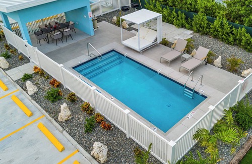 West Bay Apartment | Island Stay in West Bay - 3 Min to Beach | West Nest #101