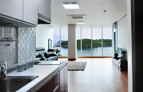 Songsan-dong Apartment | Island story pension