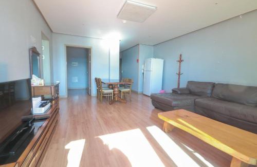 Songsan-dong Apartment | Island story pension