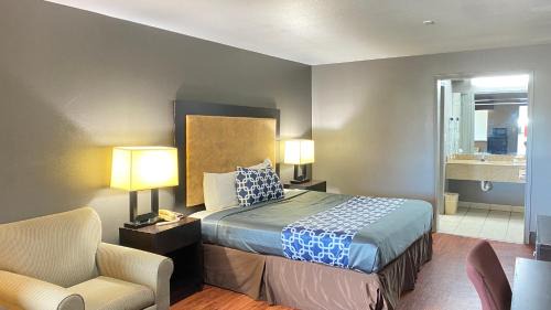 Bay City Hotel | Island Suites Bay City