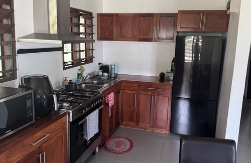 Port Vila House | Island Unit in Pango - Surfhouse