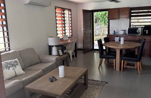Port Vila House | Island Unit in Pango - Surfhouse