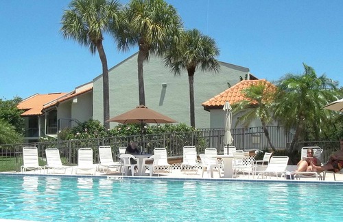 Tierra Verde Condo | Island Vacation - Summer Deal! Family 3-6 - Water View. (ask first than book!)