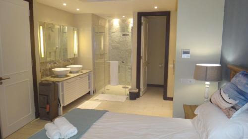 Mahe Island Apartment | Island View Apartment by Simply-Seychelles