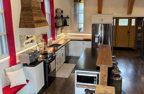 Listuguj Mi'gmaq First Nation Ski Chalet | Island View Cottage: Waterfront-BBQ-Hottub-AC-Wifi, Island View Cottage