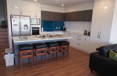 Riverside House | Island View House, AUGUST VOUCHER SPECIAL! Family friendly, beautiful views!