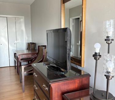 Historic Powell River Townsite Hotel | Island View Lodge