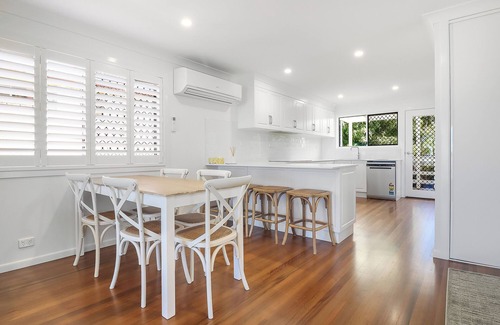 Kinka Beach House | Island View on Scenic – A Dream Coastal Getaway