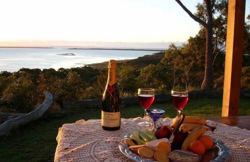 Smithton Cottage | Island View Spa Cottage