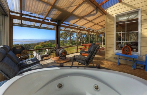 Smithton House | Island View Spa Cottage