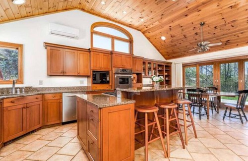 Alburg House | Island waterfront Retreat
