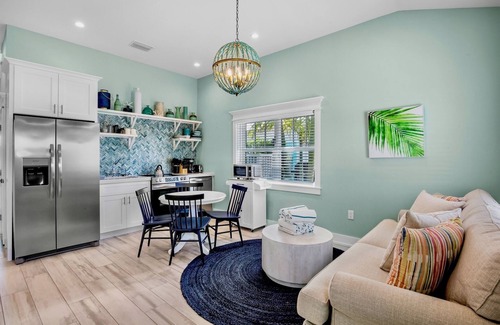 Holmes Beach Villa | Island West Villa! Pool, BBQ & Walk to Sand!