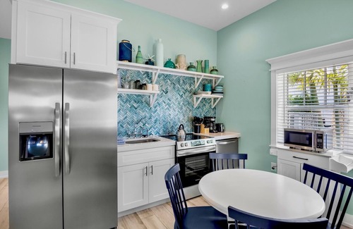 Holmes Beach Villa | Island West Villa! Pool, BBQ & Walk to Sand!