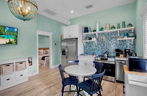 Holmes Beach Villa | Island West Villa! Pool, BBQ & Walk to Sand!