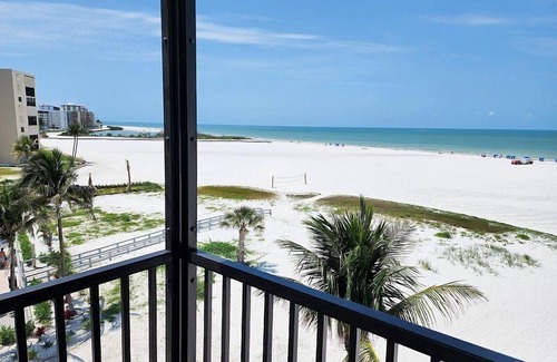 South Island Condo | Island Winds condo 503 is located on the fifth-floor and in a prime location.