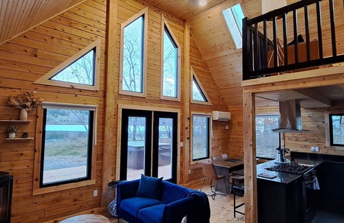 Antigonish County House | Islander Lodge - Lochaber Lake Lodges