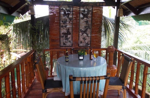 Panglao Villa | Islandview Holiday Villas, Poolside