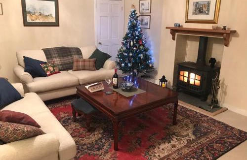 Pencaitland House | ISLAY House,Comfortable Home with private garden, Pencaitland, East Lothian, Scotland