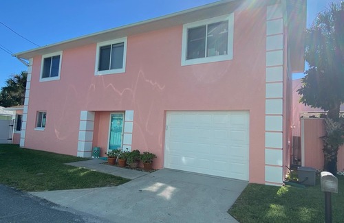 Krulder House | Isle of Grace steps from Flagler Ave and the beach!