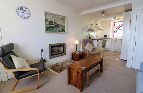 Kilrenny Cottage | ISLE OF MAY VIEW, family friendly in Cellardyke