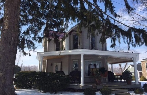 Selinsgrove House | Isle of Que Guest House