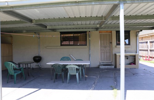 Keysborough House | Isle of Serenity Charming House - Suit all needs