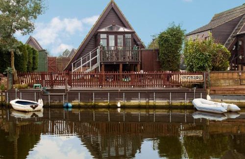 Thistley Green Cabin | Isleham River Lodge